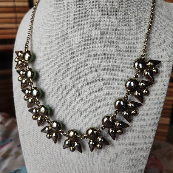 J. Crew Faux Jade Cabachons Teardrop Purple Lilac Crystal Stones Necklace EUC - Picture 3 of 8